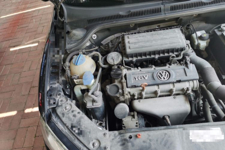 Used Volkswagen Sagitar 2014 1.6L Manual Comfort Model Engine Bay Right