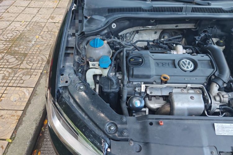 Used Volkswagen Sagitar 2014 Revised Version 1.4TSI Automatic Luxury Edition Engine Bay Right