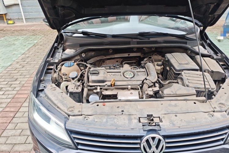 Used Volkswagen Sagitar 2014 Revised Version 1.4TSI Automatic Luxury Edition Engine Bay Right