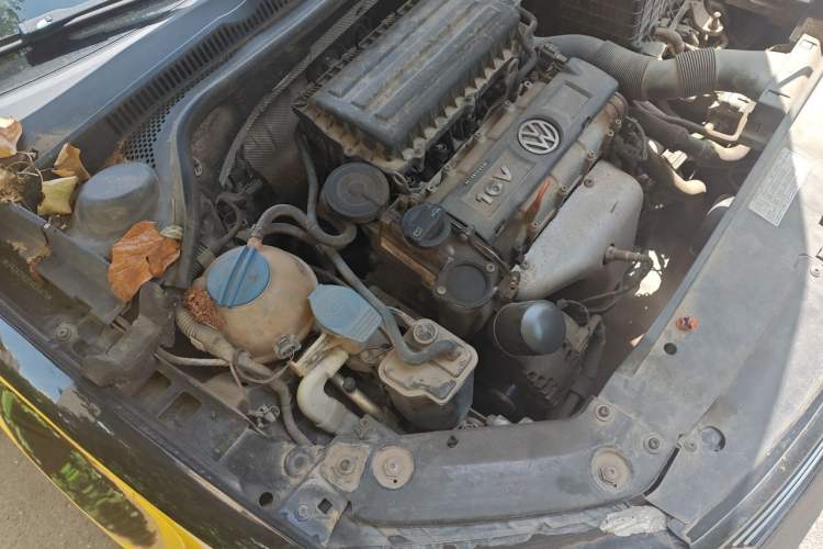 Used Volkswagen Sagitar 2014 1.6L Automatic Comfort Model Engine Bay Right