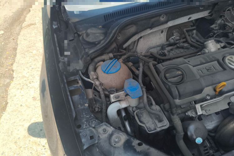 Used Volkswagen Sagitar 2014 1.4TSI Automatic Luxury Model Engine Bay Right