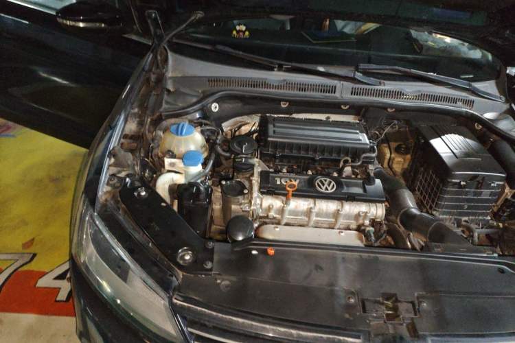 Used Volkswagen Sagitar 2014 Revised Version 1.6L Automatic Comfort Edition Engine Bay Right