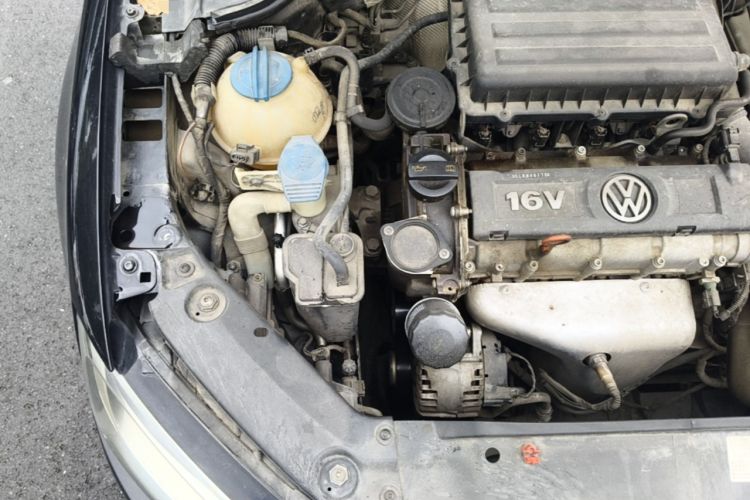 Used Volkswagen Sagitar 2014 Revised Version 1.6L Automatic Comfort Edition Engine Bay Right