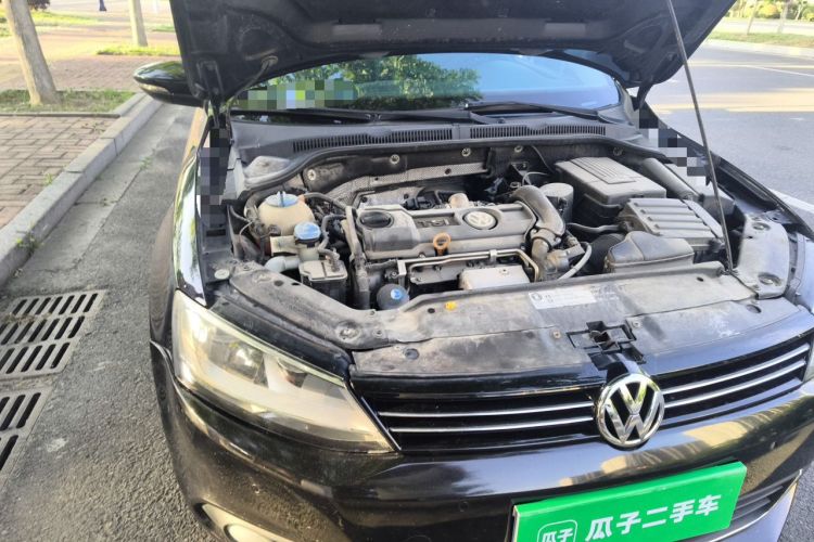 Used Volkswagen Sagitar 2014 1.4TSI Automatic Luxury Model Engine Bay Right