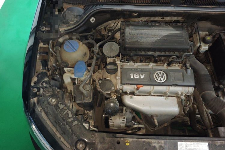 Used Volkswagen Sagitar 2014 Revised Version 1.6L Manual Leading Edition Engine Bay Right