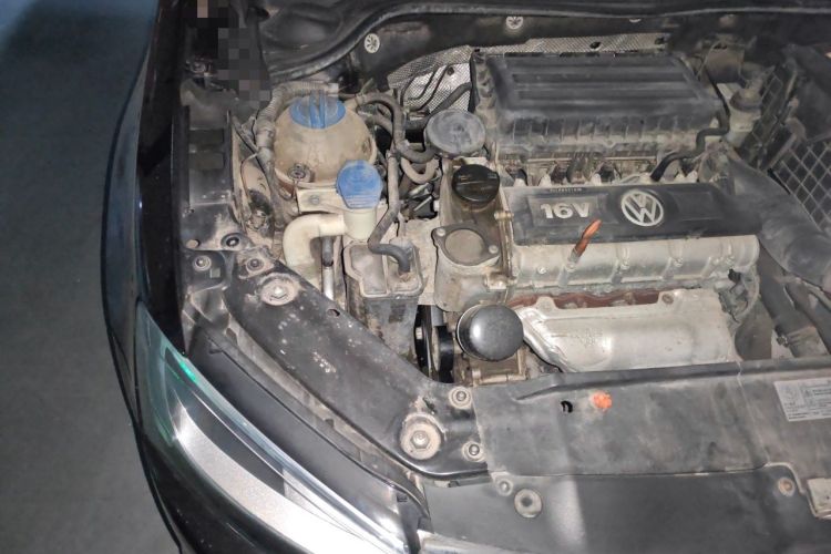 Used Volkswagen Sagitar 2014 Revised Version 1.6L Automatic Comfort Edition Engine Bay Right