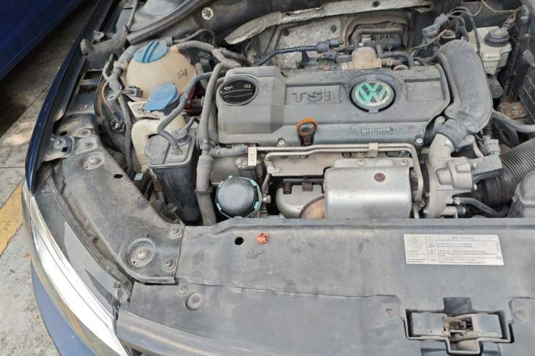 Used Volkswagen Sagitar 2014 1.4TSI Automatic Fashion Edition Engine Bay Right