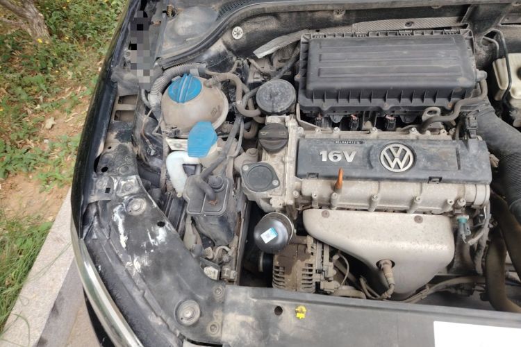 Used Volkswagen Sagitar 2014 1.6L Manual Comfort Model Engine Bay Right