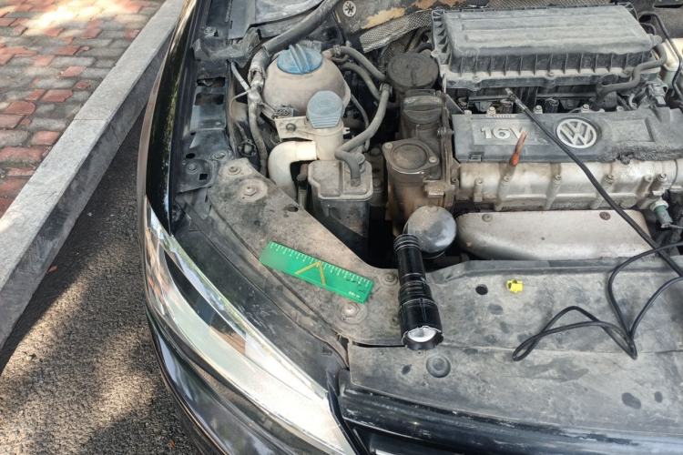 Used Volkswagen Sagitar 2014 1.6L Manual Comfort Model Engine Bay Right