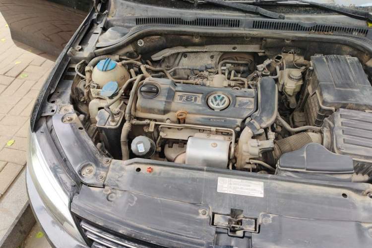 Used Volkswagen Sagitar 2014 Revised Version 1.4TSI Automatic Fashion Edition Engine Bay Right