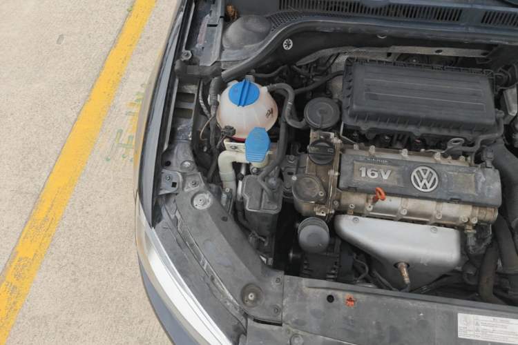 Used Volkswagen Sagitar 2014 Revised Version 1.6L Automatic Comfort Edition Engine Bay Right