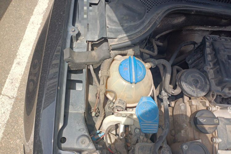 Used Volkswagen Sagitar 2014 1.6L Automatic Comfort Model Engine Bay Right