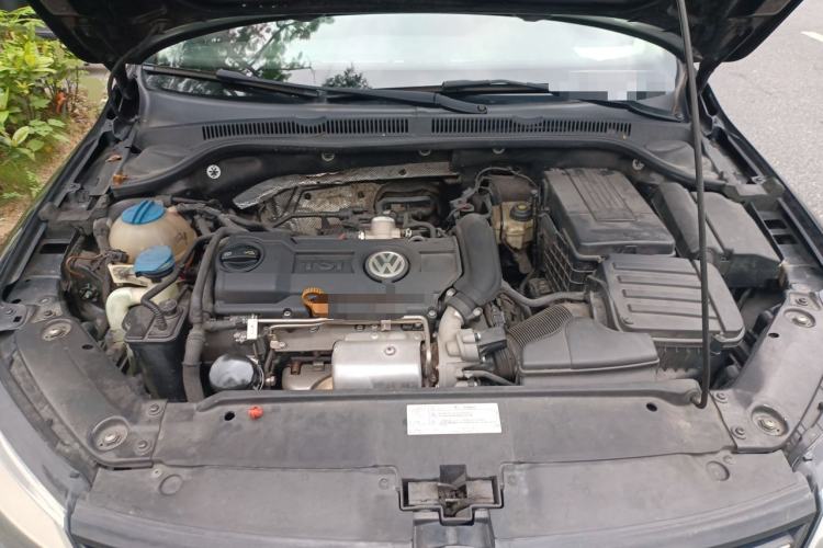 Used Volkswagen Sagitar 2014 1.4TSI Automatic Luxury Model Engine Bay
