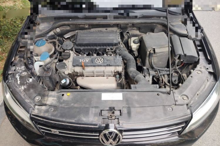 Used Volkswagen Sagitar 2014 1.6L Manual Comfort Model Engine Bay