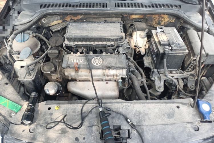 Used Volkswagen Sagitar 2014 1.6L Manual Comfort Model Engine Bay