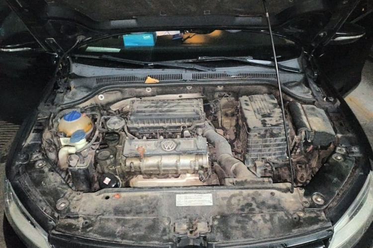 Used Volkswagen Sagitar 2014 Revised Version 1.6L Automatic Comfort Edition Engine Bay