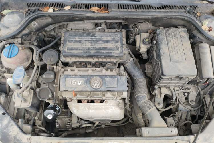 Used Volkswagen Sagitar 2014 1.6L Automatic Comfort Model Engine Bay