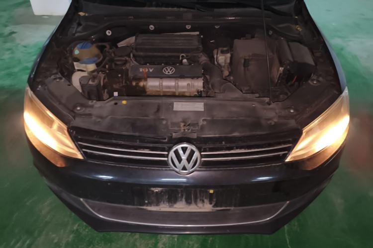 Used Volkswagen Sagitar 2014 Revised Version 1.6L Manual Comfort Edition Engine Bay