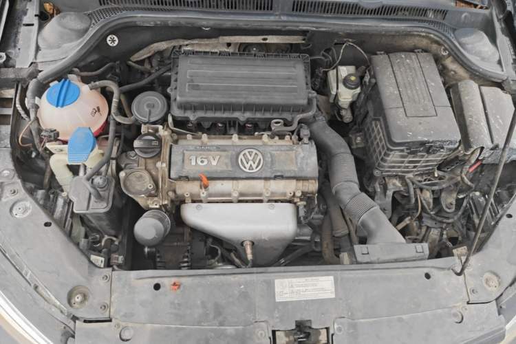 Used Volkswagen Sagitar 2014 Revised Version 1.6L Automatic Comfort Edition Engine Bay