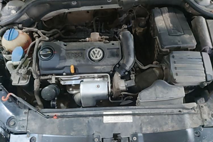Used Volkswagen Sagitar 2014 Revised Version 1.4TSI Automatic Luxury Edition Engine Bay