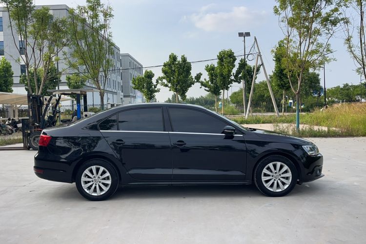 Used Volkswagen Sagitar 2014 1.6L Manual Comfort Model Exterior 2