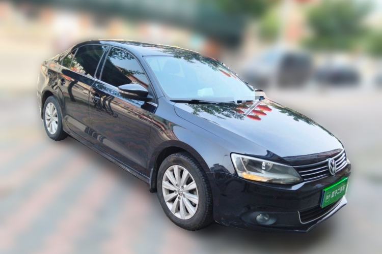 Used Volkswagen Sagitar 2014 1.4TSI Automatic Luxury Model Front Right 45 Deg