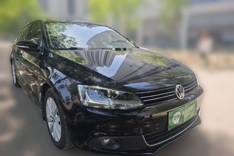 Used Volkswagen Sagitar 2014 Revised Version 1.6L Manual Leading Edition Front Right 45 Deg