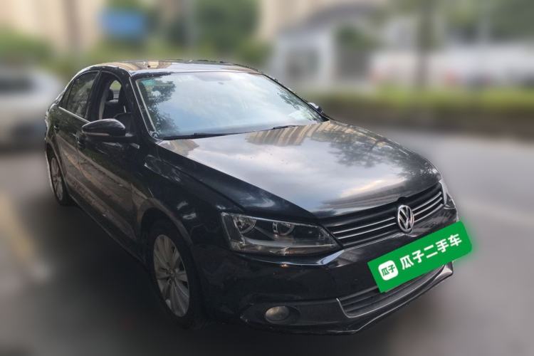 Used Volkswagen Sagitar 2014 1.4TSI Automatic Luxury Model Front Right 45 Deg