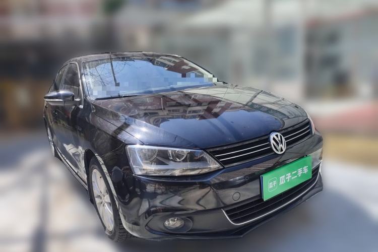 Used Volkswagen Sagitar 2014 1.4TSI Automatic Luxury Model Front Right 45 Deg