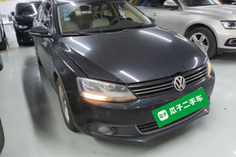 Used Volkswagen Sagitar 2014 1.4TSI Automatic Luxury Model Front Right 45 Deg