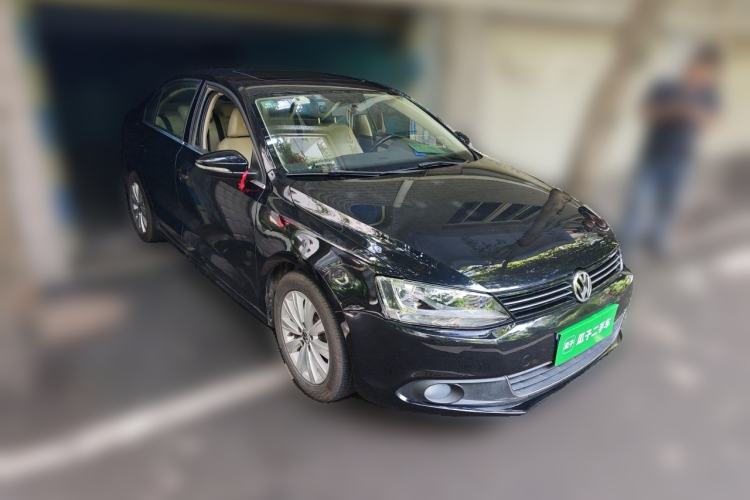 Used Volkswagen Sagitar 2014 Revised Version 1.6L Manual Comfort Edition Front Right 45 Deg