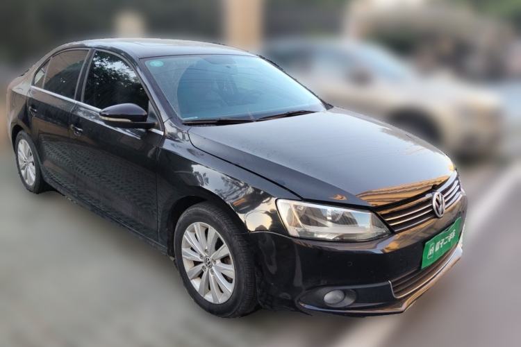 Used Volkswagen Sagitar 2014 1.4TSI Automatic Luxury Model Front Right 45 Deg