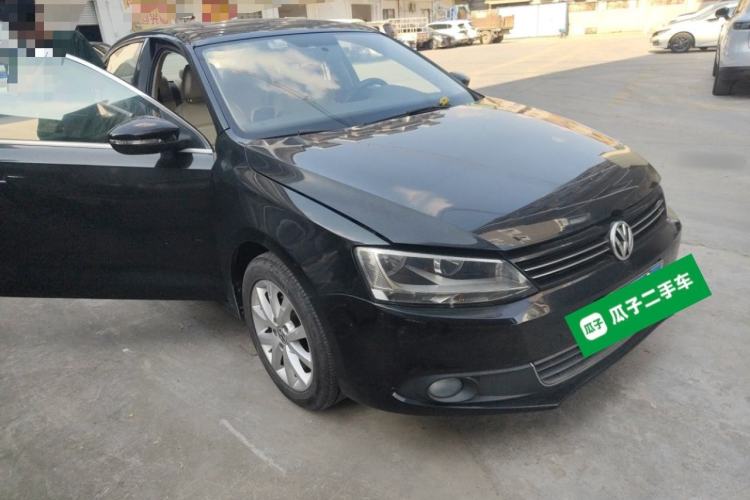 Used Volkswagen Sagitar 2014 1.6L Automatic Comfort Model Front Right 45 Deg