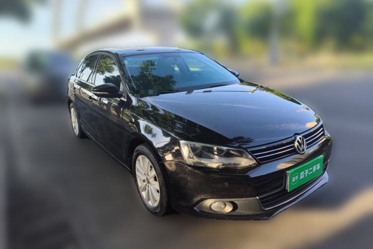 Used Volkswagen Sagitar 2014 1.4TSI Automatic Luxury Model Front Right 45 Deg