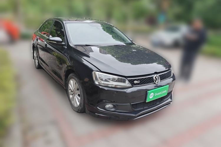 Used Volkswagen Sagitar 2014 1.4TSI Automatic Luxury Model Front Right 45 Deg