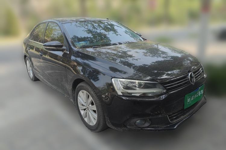 Used Volkswagen Sagitar 2014 1.6L Manual Comfort Model Front Right 45 Deg