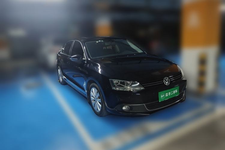Used Volkswagen Sagitar 2014 Revised Version 1.4TSI Manual Luxury Edition Front Right 45 Deg