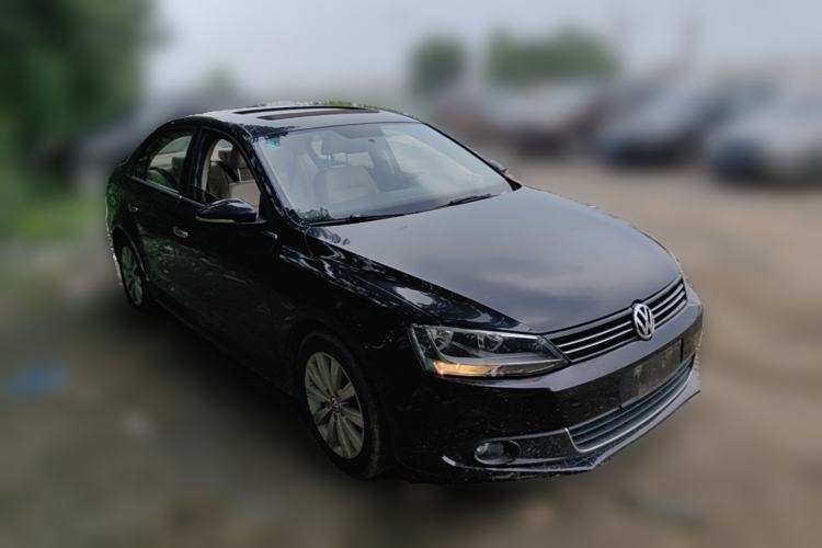 Used Volkswagen Sagitar 2014 1.6L Manual Comfort Model Front Right 45 Deg