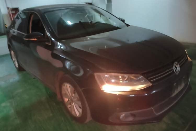 Used Volkswagen Sagitar 2014 Revised Version 1.6L Manual Comfort Edition Front Right 45 Deg