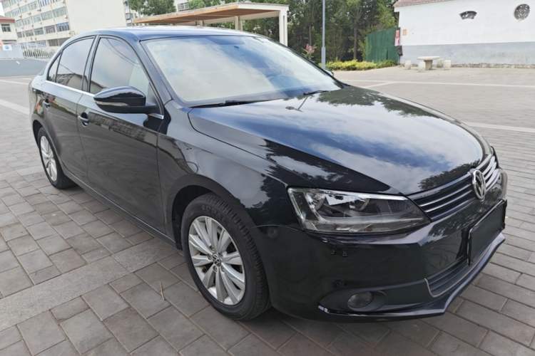 Used Volkswagen Sagitar 2014 Revised Version 1.4TSI Automatic Luxury Edition Front Right 45 Deg