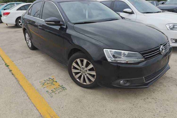 Used Volkswagen Sagitar 2014 Revised Version 1.6L Automatic Comfort Edition Front Right 45 Deg