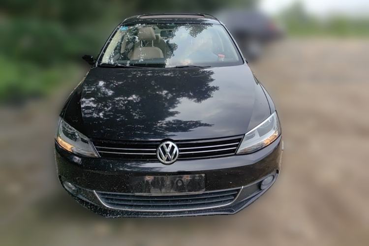 Used Volkswagen Sagitar 2014 1.6L Manual Comfort Model Front
