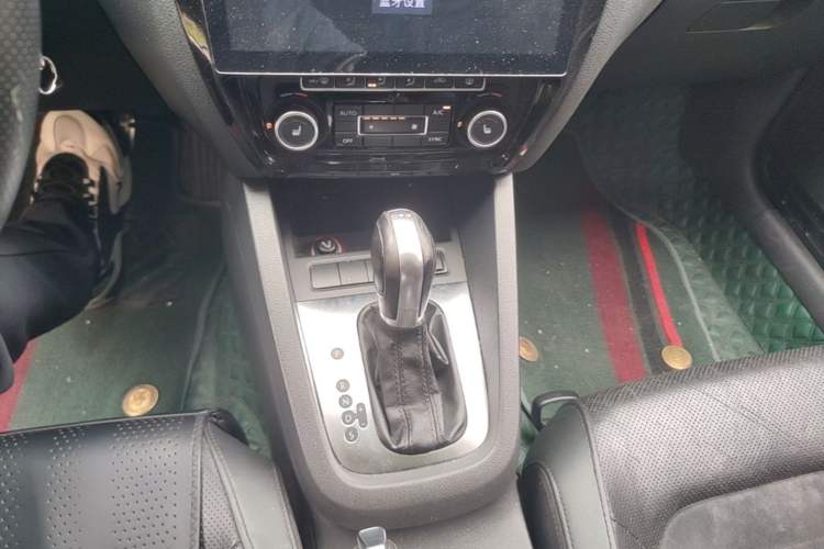 Used Volkswagen Sagitar 2014 Revised 1.4TSI Automatic Flagship Edition Gear Lever