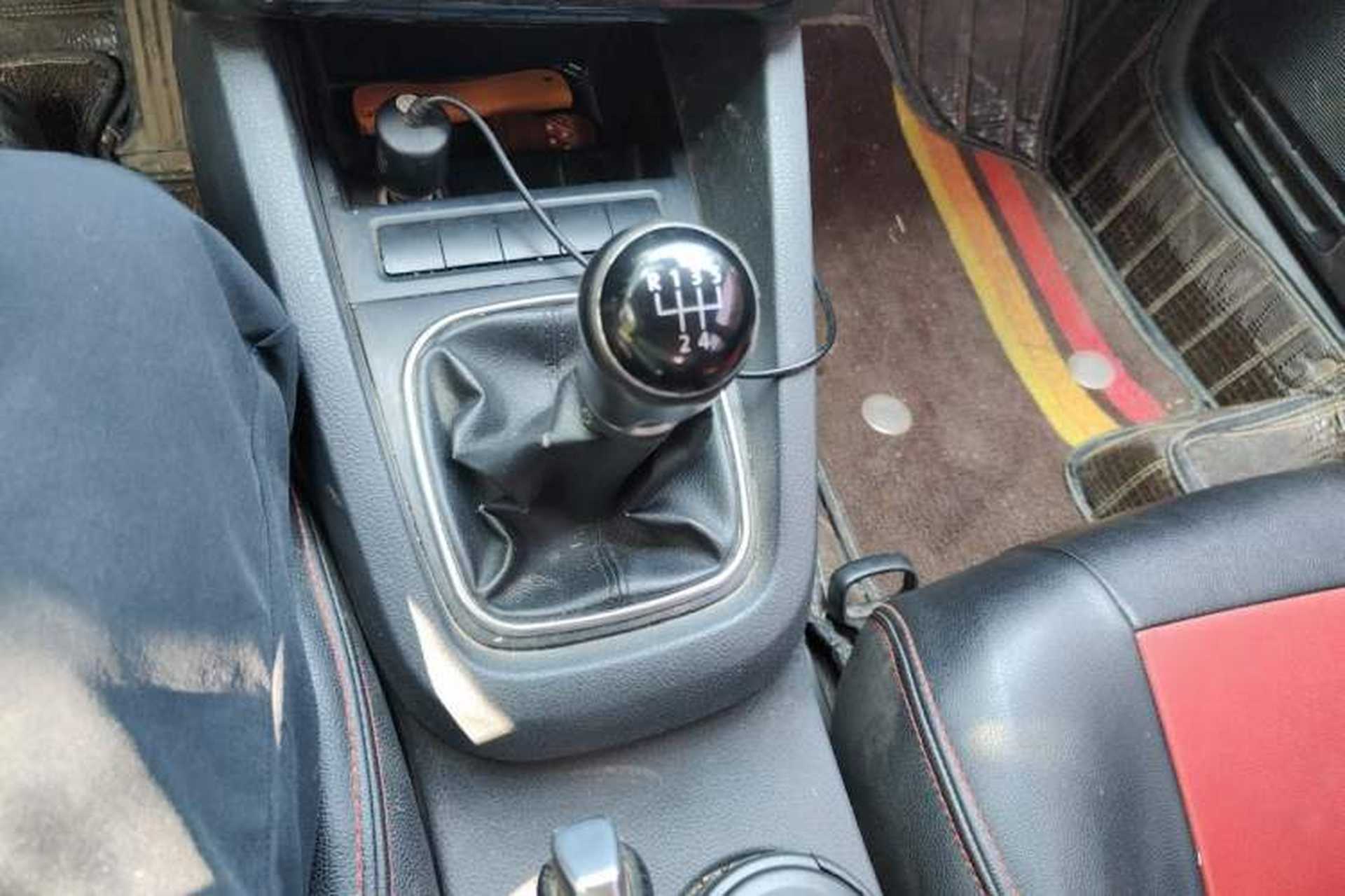 Used Volkswagen Sagitar 2014 Revised Version 1.6L Manual Leading Edition Gear Lever