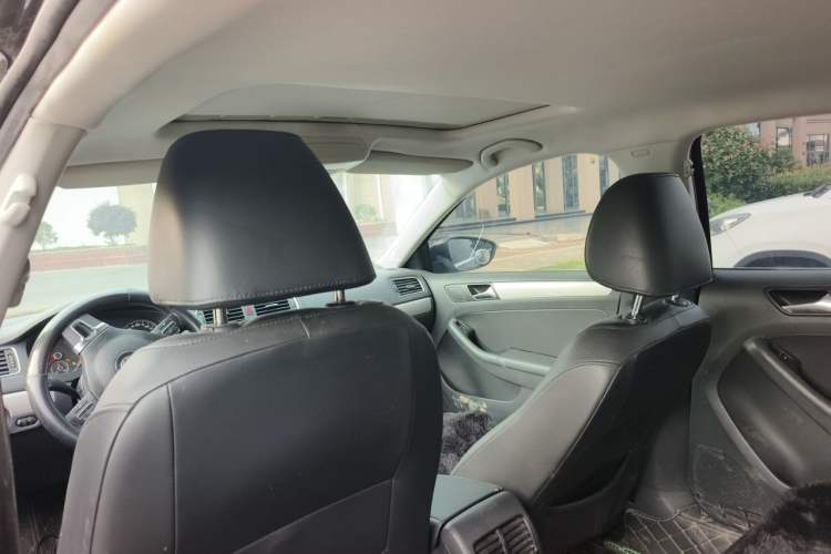 Used Volkswagen Sagitar 2014 1.4TSI Manual Luxury Model Headliner