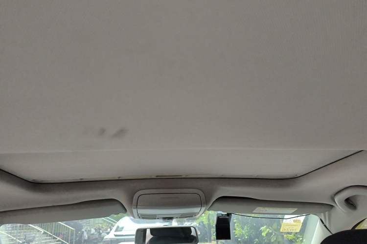 Used Volkswagen Sagitar 2014 1.6L Manual Comfort Model Headliner