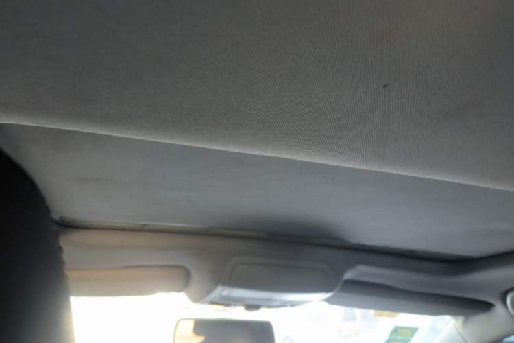 Used Volkswagen Sagitar 2014 1.6L Manual Comfort Model Headliner