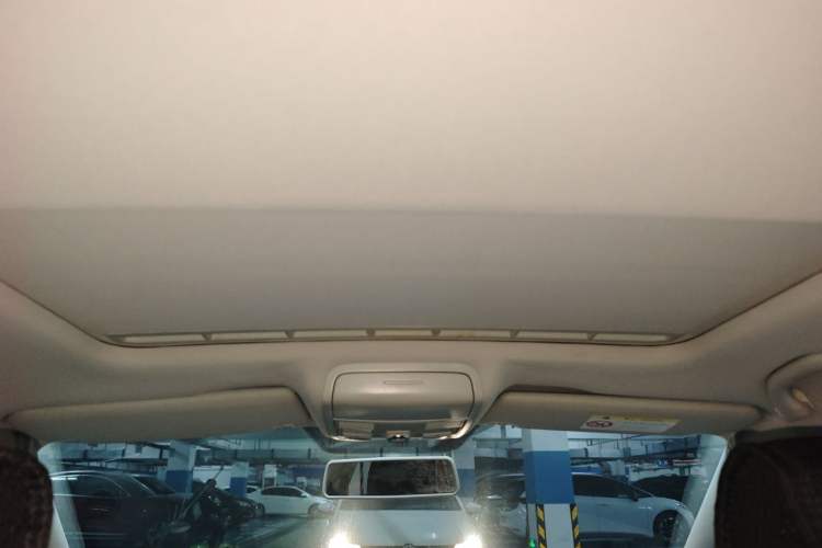 Used Volkswagen Sagitar 2014 Revised Version 1.6L Manual Leading Edition Headliner