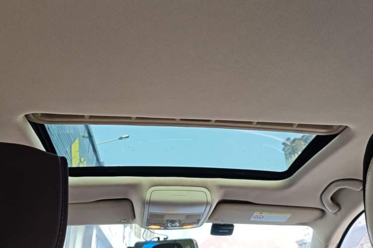 Used Volkswagen Sagitar 2014 Revised Version 1.6L Manual Comfort Edition Headliner