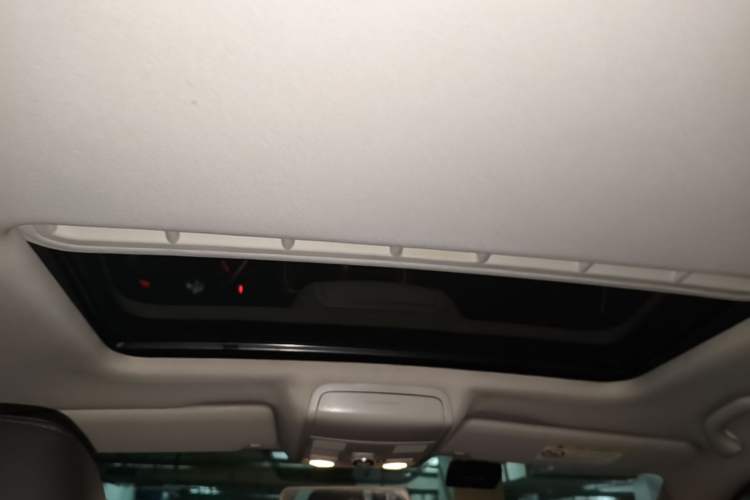 Used Volkswagen Sagitar 2014 Revised Version 1.6L Manual Comfort Edition Headliner